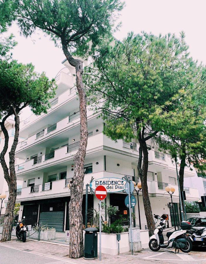 Residence Villa Dei Pini Rimini Bagian luar foto