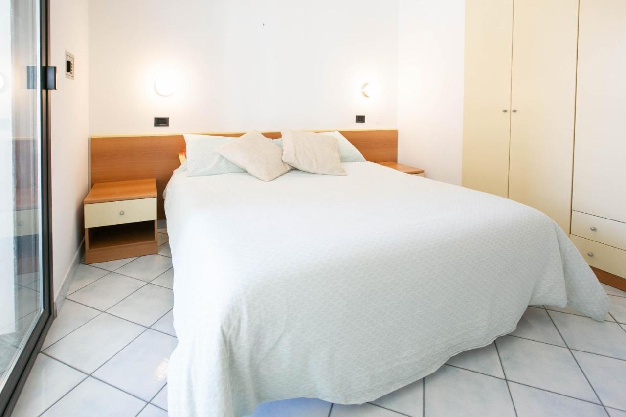 Residence Villa Dei Pini Rimini Bagian luar foto