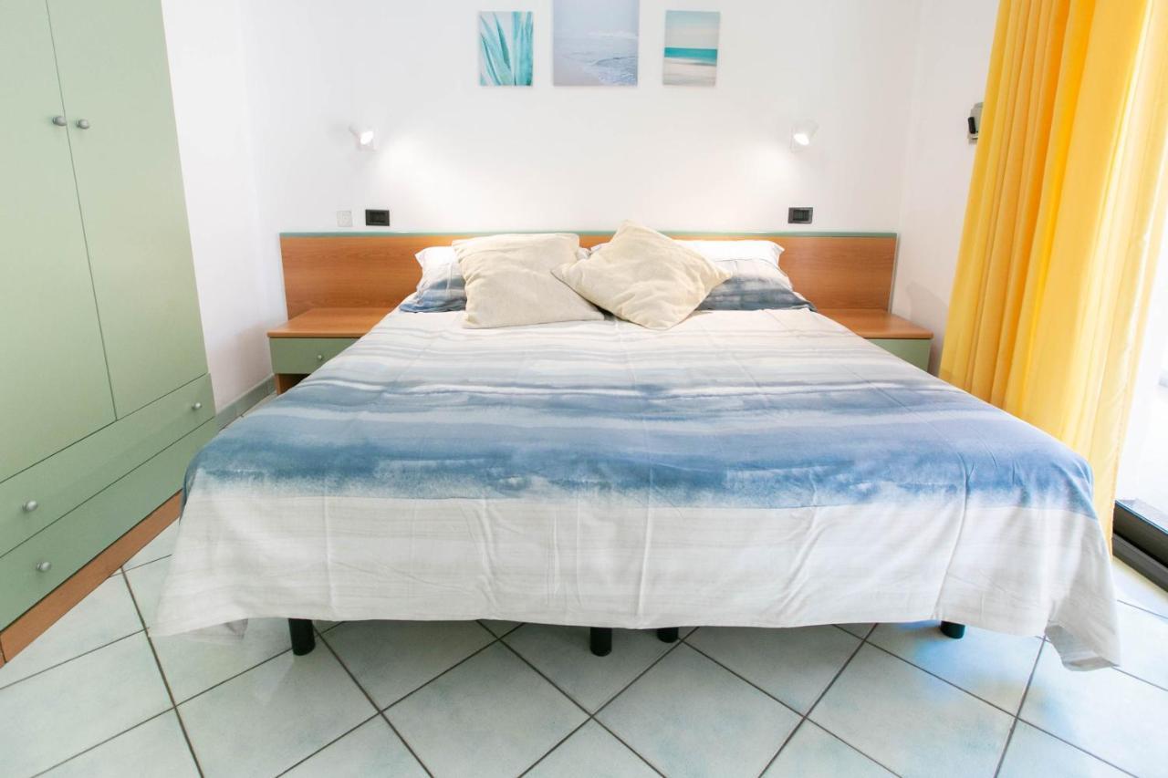 Residence Villa Dei Pini Rimini Bagian luar foto