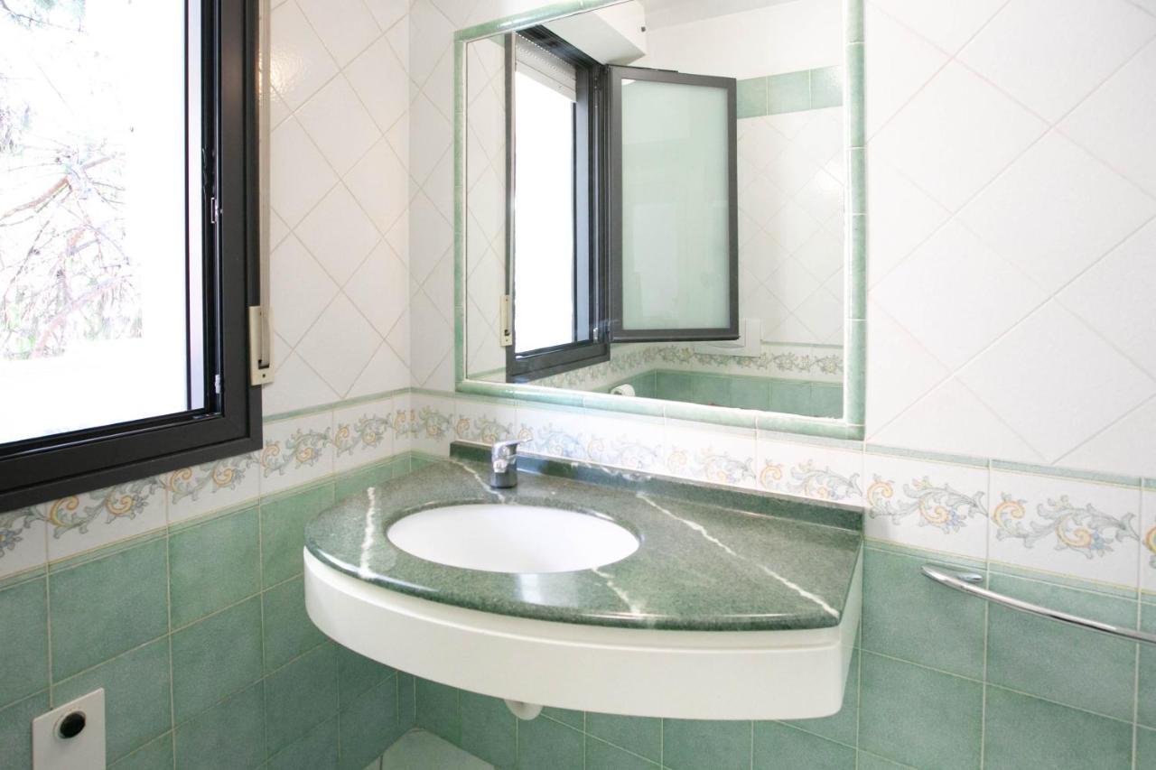 Residence Villa Dei Pini Rimini Bagian luar foto