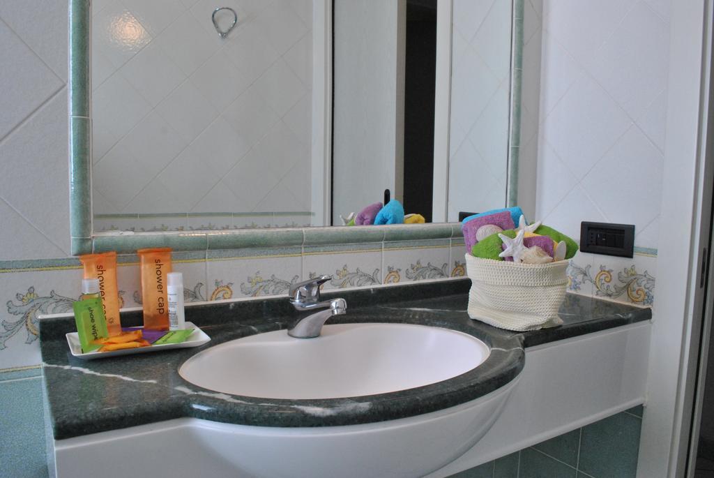 Residence Villa Dei Pini Rimini Bagian luar foto