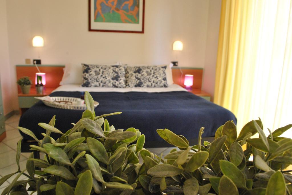 Residence Villa Dei Pini Rimini Bagian luar foto