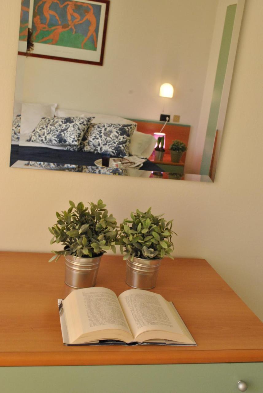 Residence Villa Dei Pini Rimini Bagian luar foto